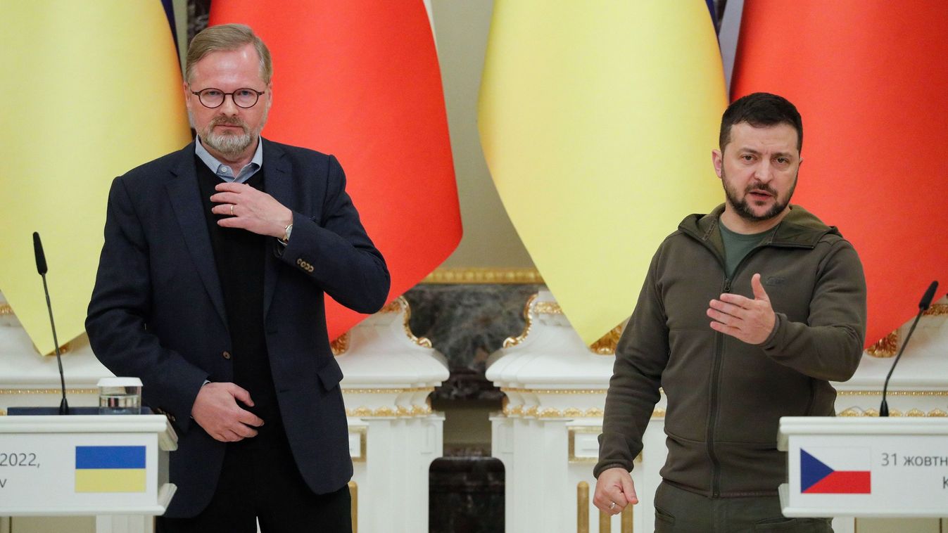 ZELENSZKIJ, Volodimir; FIALA, Petr
Petr Fiala cseh miniszterelnök (b) és Volodimir Zelenszkij ukrán elnök a kijevi megbeszélését követõ sajtóértekezleten 2022. október 31-én, az Ukrajna elleni orosz háború alatt.
Kijev, 2022. október 31.

