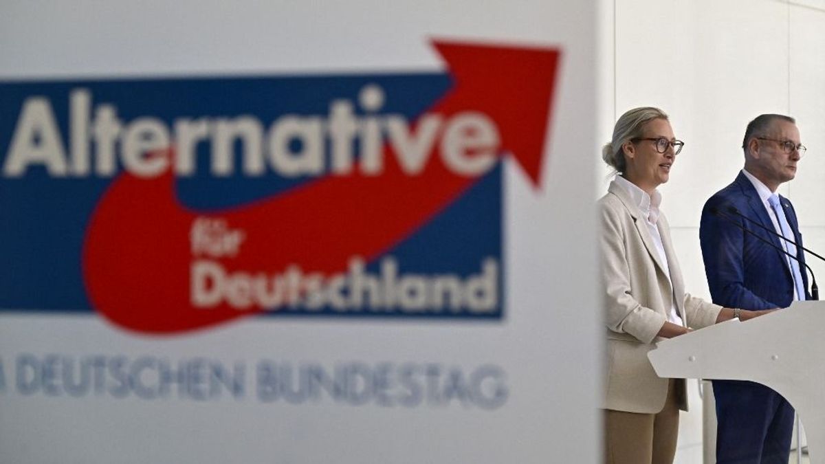 Az AfD három százalékponttal a CDU/CSU előtt – mélyponton a német kancellár népszerűsége