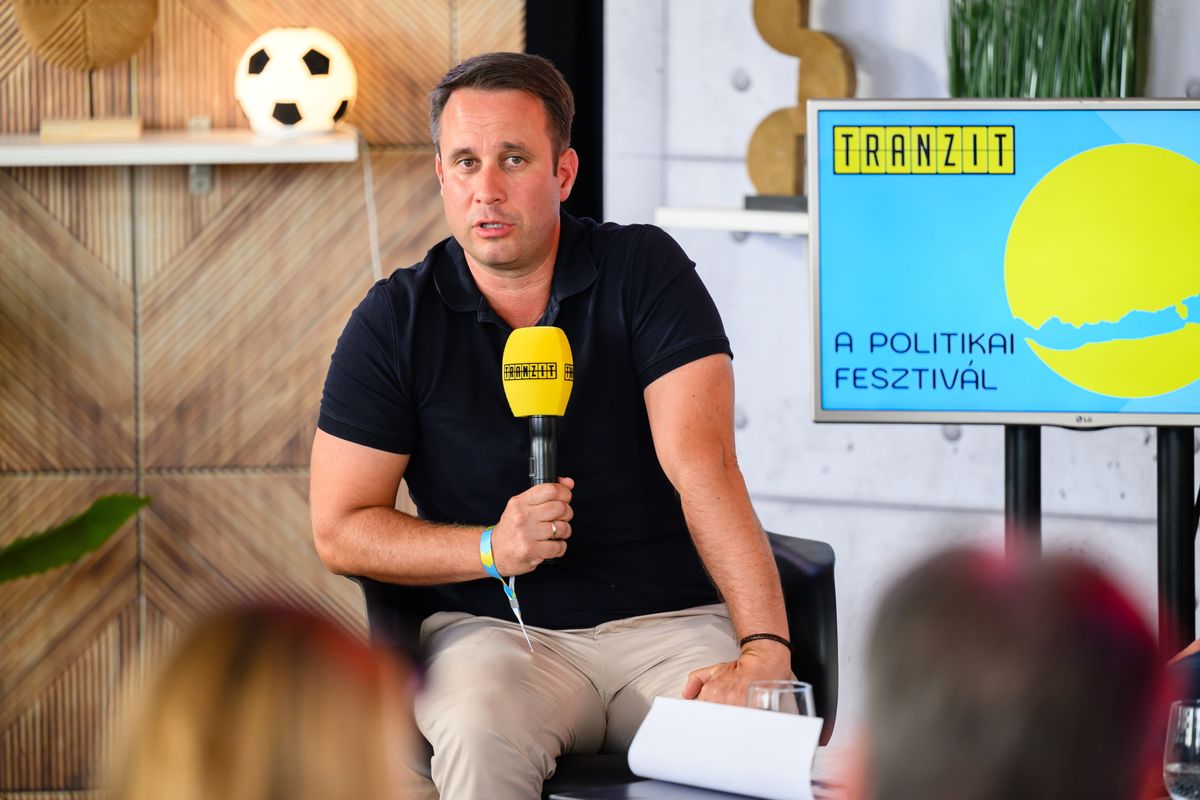 Tihany, 2025. augusztus 29.
Dömötör Csaba fideszes EP-képviselő a Parlamenti csataterek - Kossuth tértől Brüsszelig című beszélgetésen a tihanyi Tranzit fesztiválon 2025. augusztus 29-én.
MTI/Vasvári Tamás