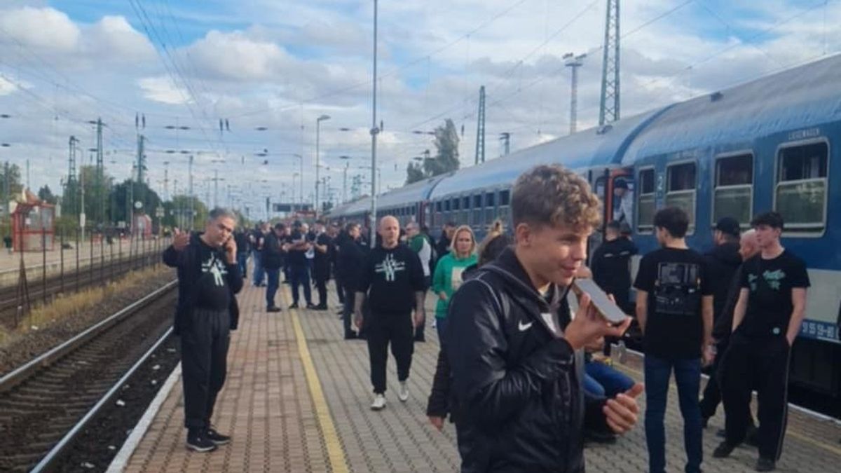 Botrány: mégsem engedték be a Ferencváros vonatát Ausztriába, Kubatov Gábor reagált