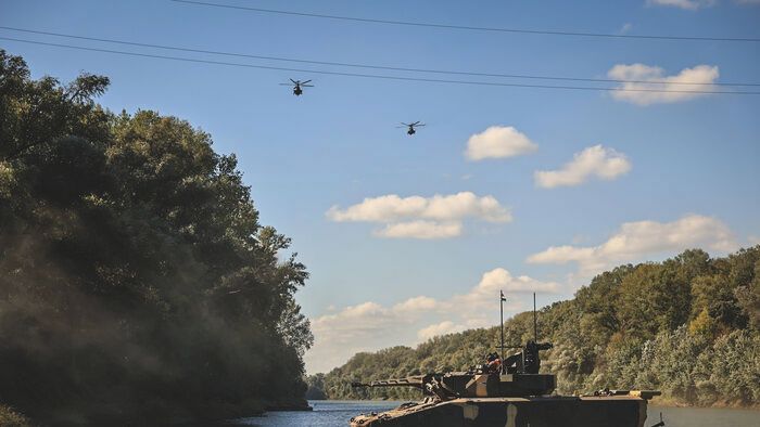 Adaptive Hussars 2025 országvédelmi gyakorlat pontonhíd Tisza