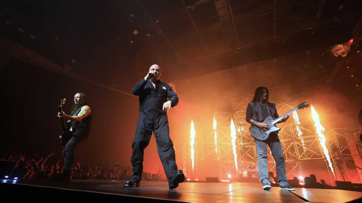 20251006 budapest arenaban adott konceret A Disturbed egy amerikai rock- és metalzenekar az Illinois állambeli Chicagóból havran zoltan magyar nemzet