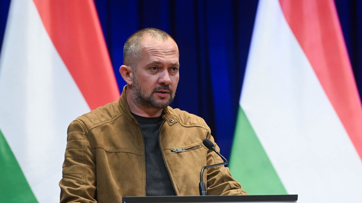 Budapest, 2025. március 27.
Gyopáros Alpár, a modern települések fejlesztéséért felelős kormánybiztos a Kormányinfó sajtótájékoztatón a Karmelita kolostorban 2025. március 27-én.
MTI/Bruzák Noémi