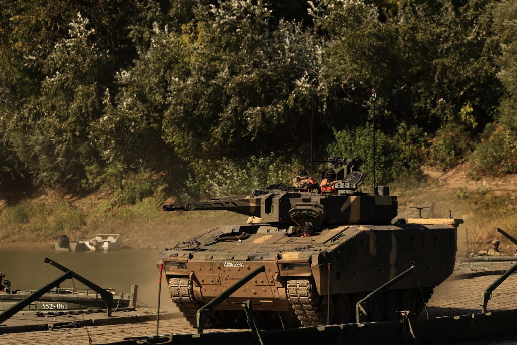 Adaptive Hussars 2025 országvédelmi gyakorlat pontonhíd Tisza