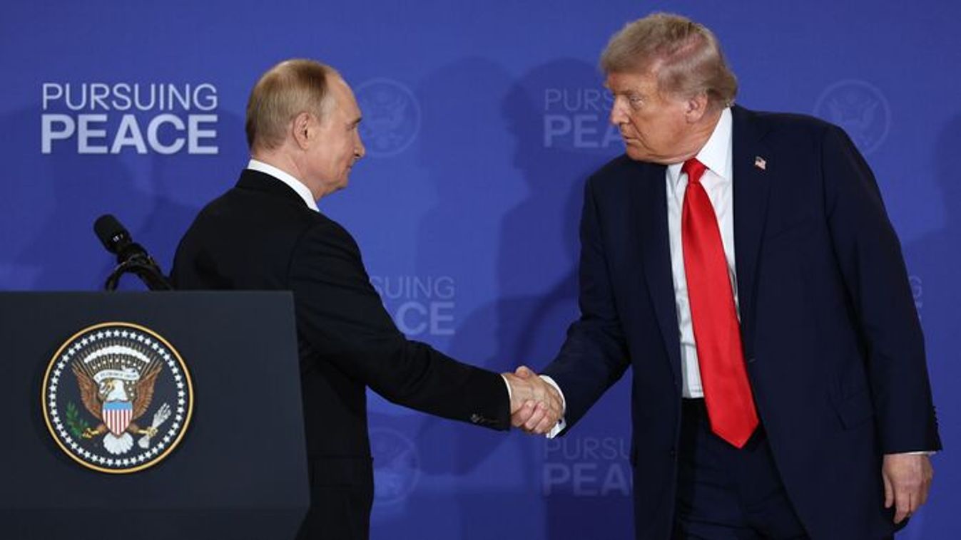 Donald Trump and Vladimir Putin (Photo: MTI/EPA/Sputnik/Sergey Bobylev)