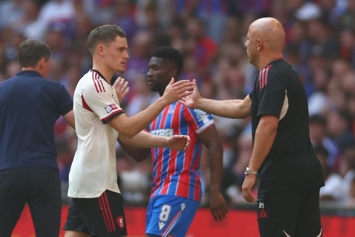 Florian Wirtz egyelőre élvezi Arne Slot bizalmát Liverpoolban, gyakran Szoboszlai Dominik kárára