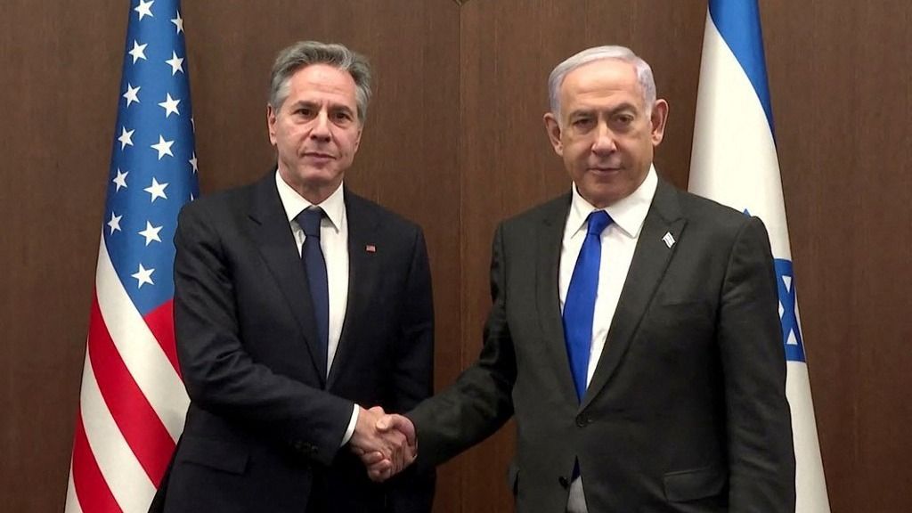 Antony Blinken egykori amerikai külügyminiszter és Benjamin Netanjahu izraeli miniszterelnök