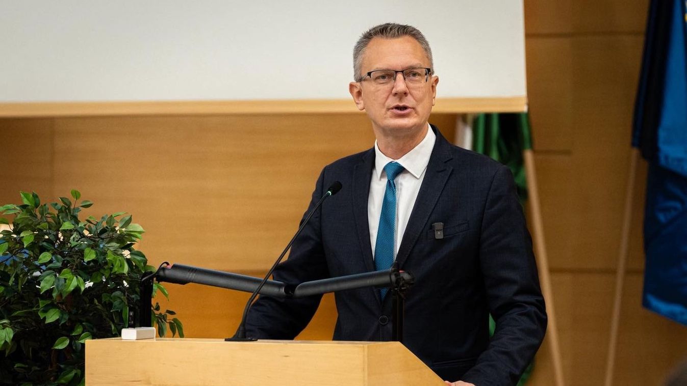 Rétvári Bence államtitkár (Fotó: Facebook/Rétvári Bence)
