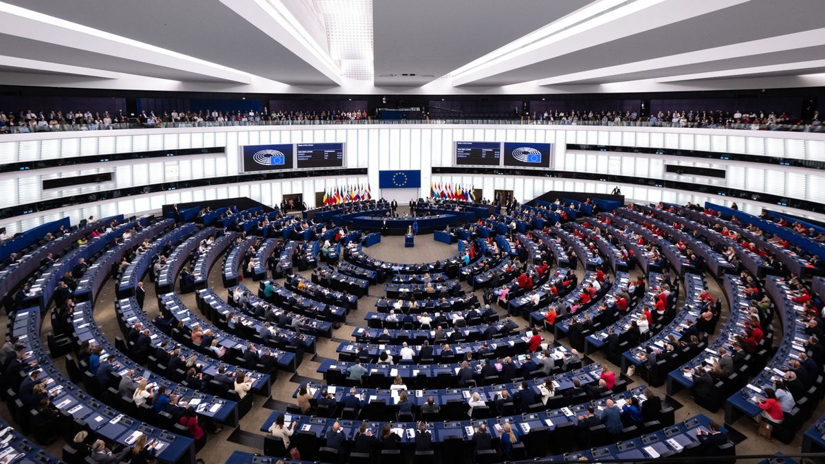 A növekvő antiszemitizmusért a brüsszeli migrációpárti elit a felelős