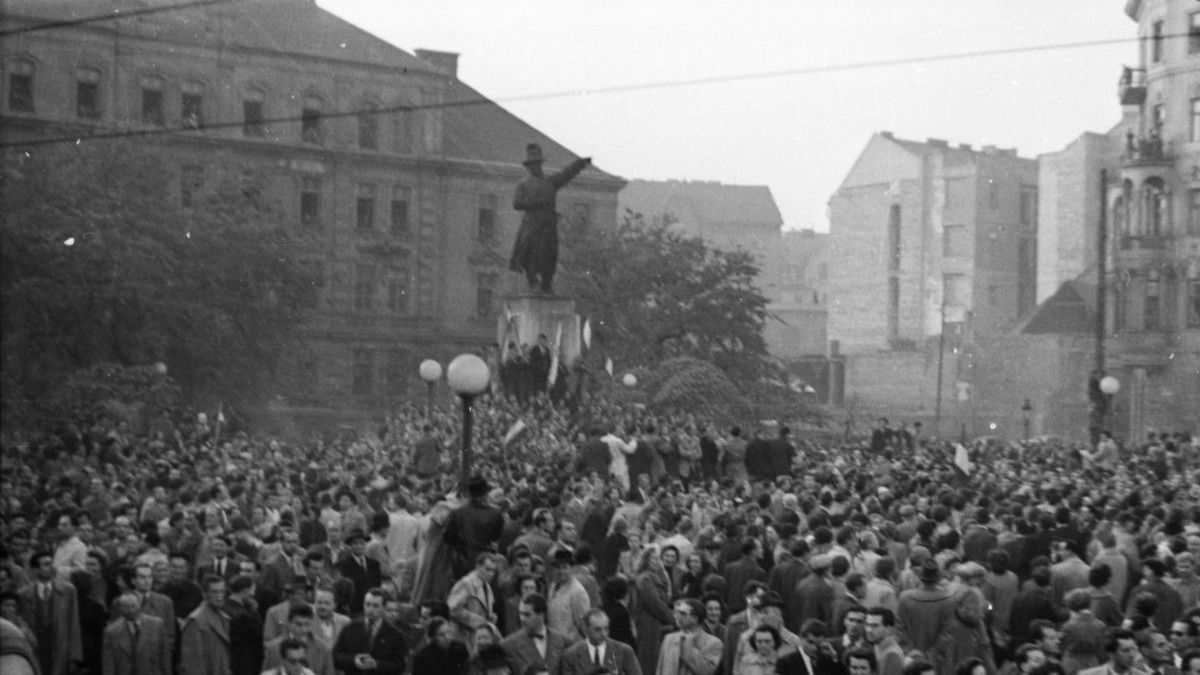 A Bem-szobornál