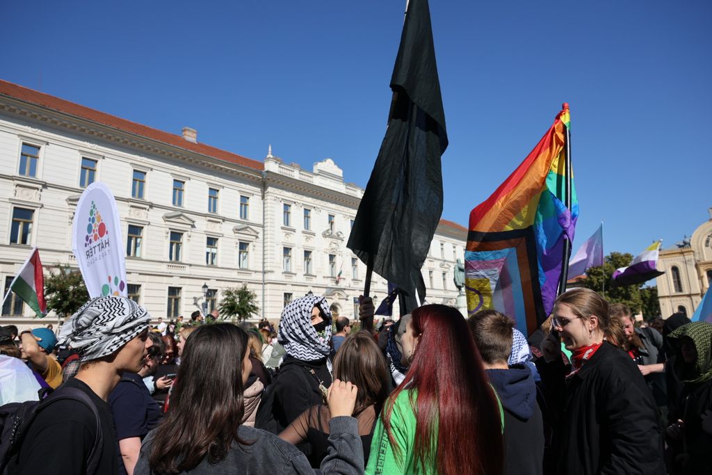 pécsi Pride felvonulás