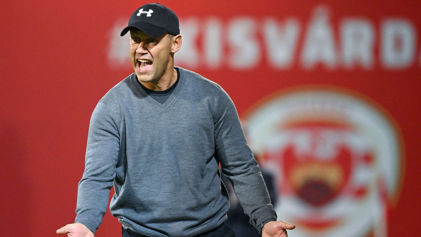 Bódog Tamás
Kisvárda, 2025. október 31.
Bódog Tamás, a Nyíregyháza vezetőedzője a Fizz Liga 12. fordulójában játszott Kisvárda Master Good - Nyíregyháza Spartacus mérkőzésen a kisvárdai Várkerti Stadionban 2025. október 31-én.
MTI/Czeglédi Zsolt