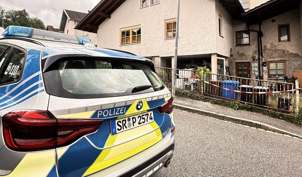 Ausztriában 11 sérültet eredményező balesetet okozott egy rendőrök elől menekülő embercsempész