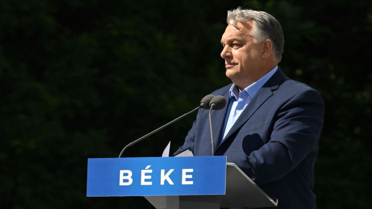 Amíg Orbán Viktor a békén dolgozik, Brüsszel és a Tisza háborúzna