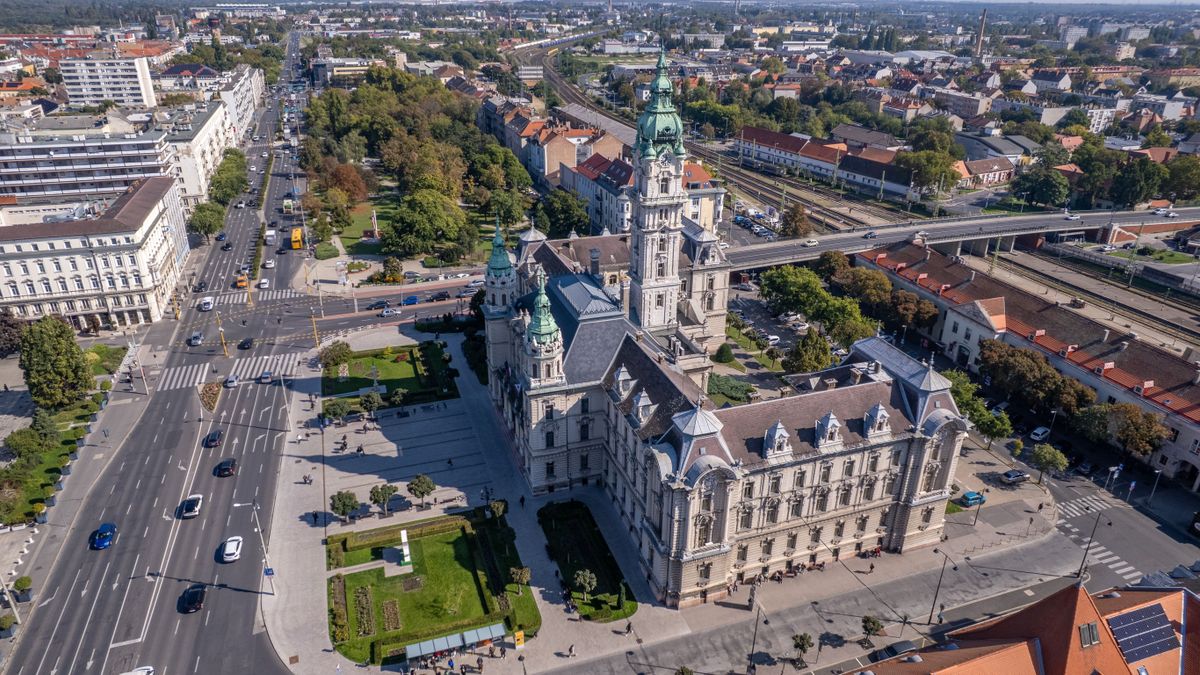 Nagyon kedvesen akart vigaszt nyújtani az utca embere Győrben, de manapság már semmit nem adnak ingyen + videó