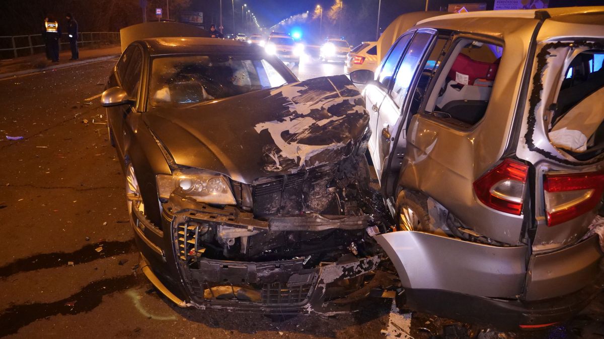 Hatalmas baleset történt az egyik forgalmas csomópontban