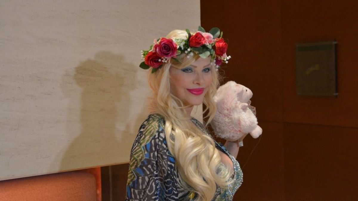 Cicciolina és Róka Réka után már erotikus modell is reklámozza a Tiszát + videó
