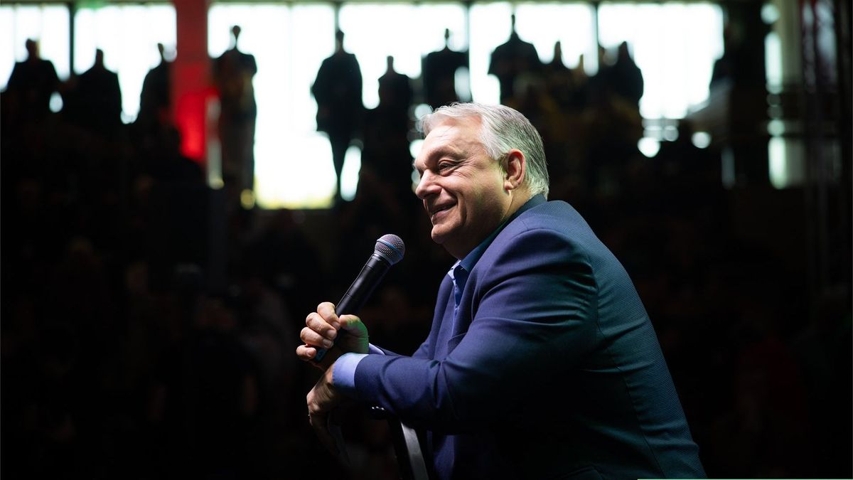 Orbán Viktor: A béke hangját a Facebookon is fel kell erősíteni!