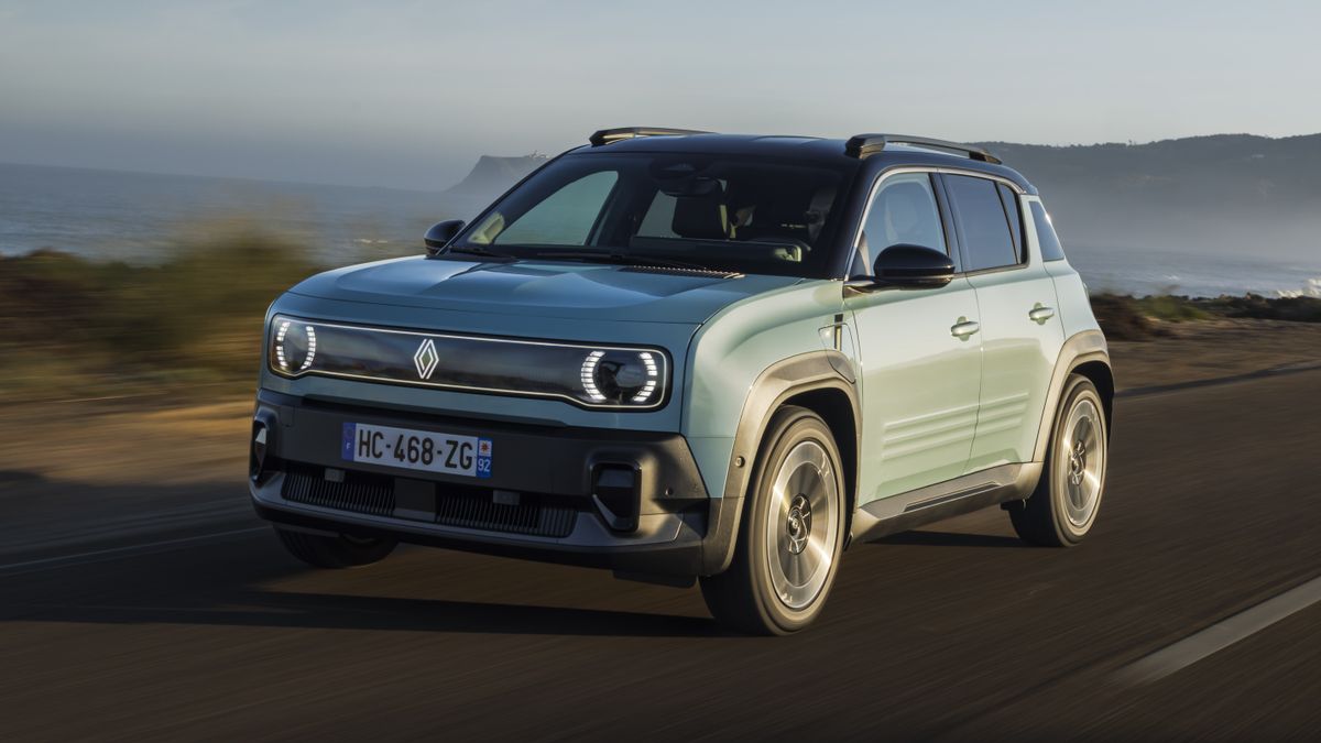 Bakancs Gucci módra – Renault 4 E-Tech menetpróba (top 5)