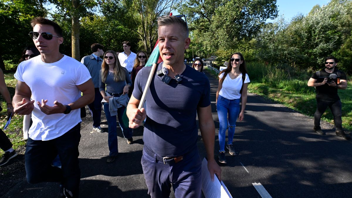 Kocsis Máté: Szivárog a Tisza, áradnak az adatok