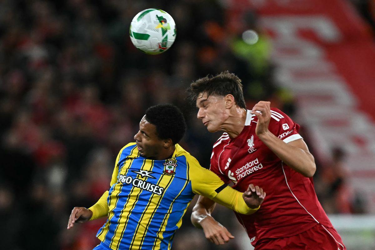 Giovanni Leoni (jobbra) lehetne Van Dijk utódja a Liverpool védelmének közepén 