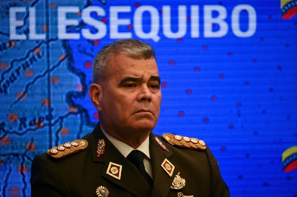 A venezuelai kormány elítélte az amerikai vadászgépek légtérsértését (Fotó: FEDERICO PARRA / AFP)