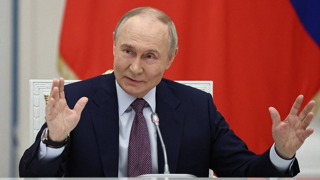 Felmérési adatok alapján az oroszok nagy százaléka bizalmat szavaz Putyinnak (Fotó: MIKHAIL TERESHCHENKO / POOL)