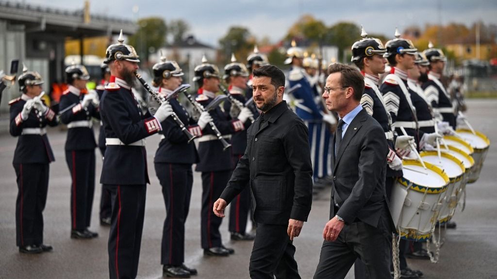 Volodimir Zelenszkijt elsőként Svédországban, Linköping városában fogadta Ulf Kristersson miniszterelnök