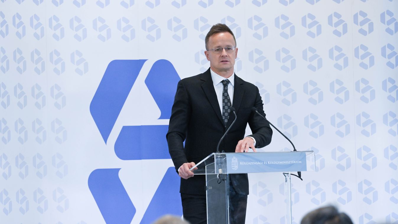 Szijjártó Péter külgazdasági és külügyminiszter beszédet mond a Shinheung SEC EU Kft. beruházásátadó ünnepségén Monoron 2025. október 17-én (Fotó: MTI/Bruzák Noémi)