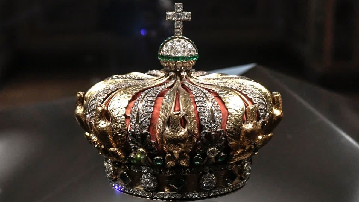 Louvre-rablás: kevéssé valószínű, hogy egyben maradnak a felbecsülhetetlen értékű ékszerek