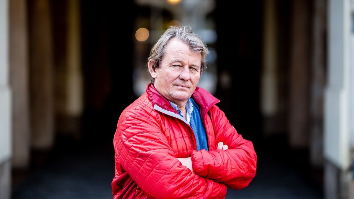 Szarvas József az új igazgató.