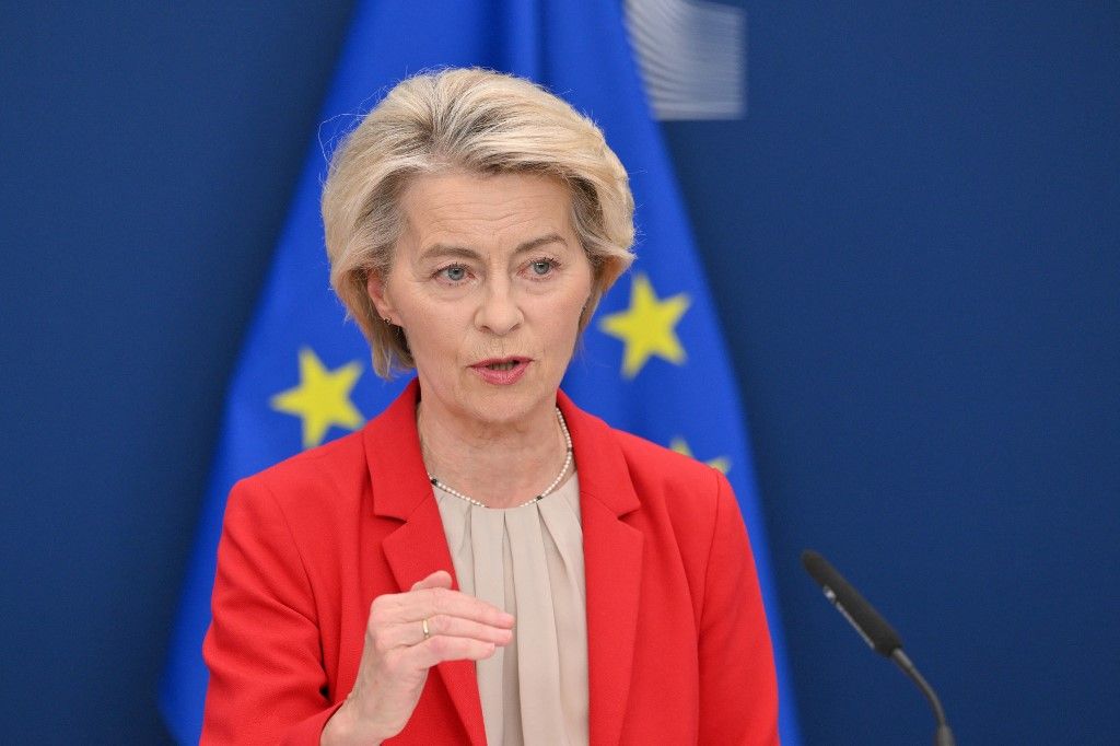 Ursula von der Leyen: "Nem engedünk, amíg Ukrajna népe nem kap igazságos és tartós békét." Fotó: NICOLAS TUCAT / AFP