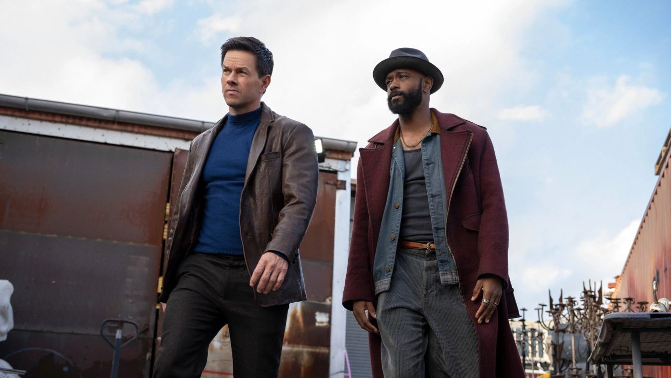 Csalódást keltő film lett Mark Wahlberg és Shane Black közös filmje, a Mocskos játszma (Play Dirty).