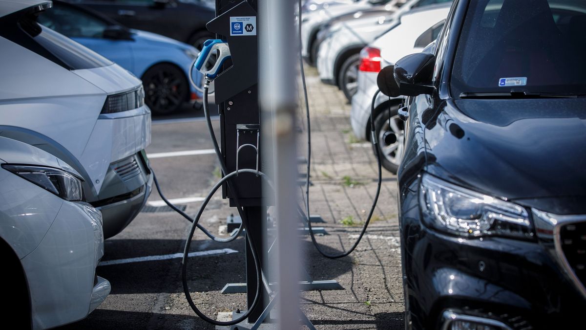 20240523 Budapest Duna Autó - Autóváros - autókereskedéselektromos autó töltése-tölt? tölt?állomás e-autó Fotó: Vémi Zoltán VZ Világgazdaság VG