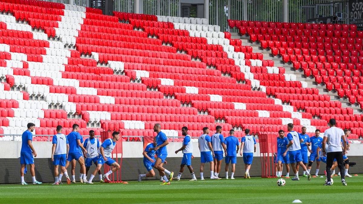 Robbie Keane volt csapata megúszta a kizárást, fordulatot hozott az amerikai elnök