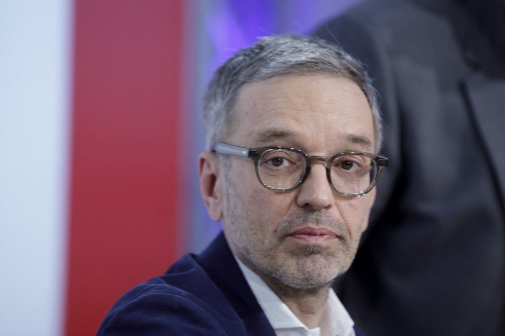 Herbert Kickl, az Osztrák Szabadságpárt szövetségi elnöke is beszélt az NGO-k szerepéről (Fotó: APA/AFP/Alex Halada)