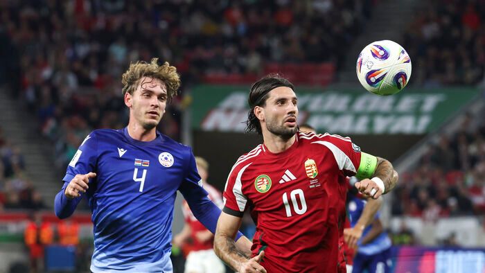 Szoboszlai Dominik és a Puskás Akadémia védője, Georgi Harutjunjan a Magyarország–Örményország vb-selejtezőn