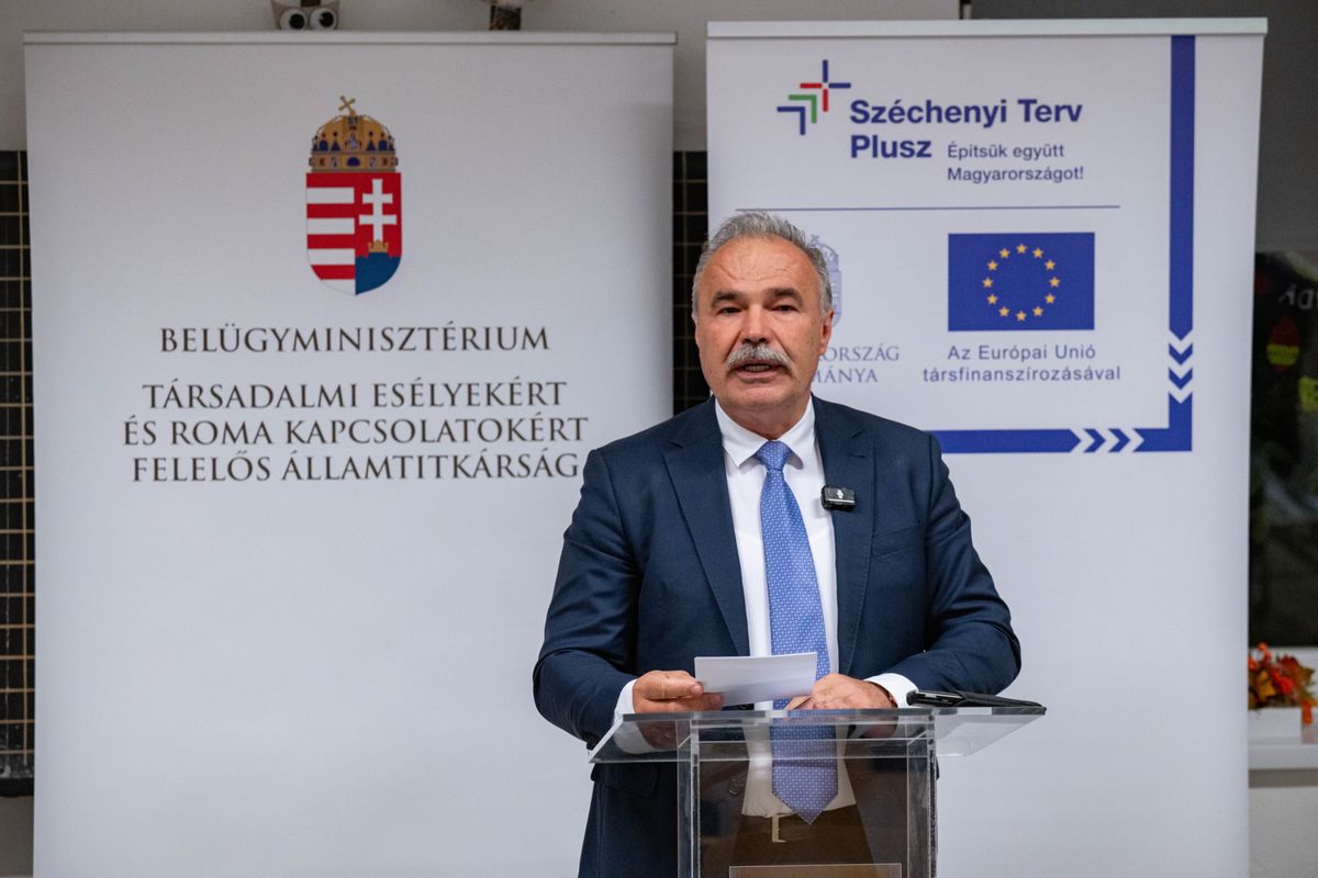 Mosonmagyaróvár, 2025. október 29.
A Belügyminisztérium által közreadott képen Nagy István agrárminiszter, a térség fideszes országgyűlési képviselője beszédet mond a tanoda programról tartott sajtótájékoztatón a Mosonmagyaróvári Tanodában 2025. október 29-én. 2024-ben 3,3 milliárd forinttal járult hozzá a kormány 180 tanoda működéséhez az országban.
MTI/Belügyminisztérium/Tóth Ádám