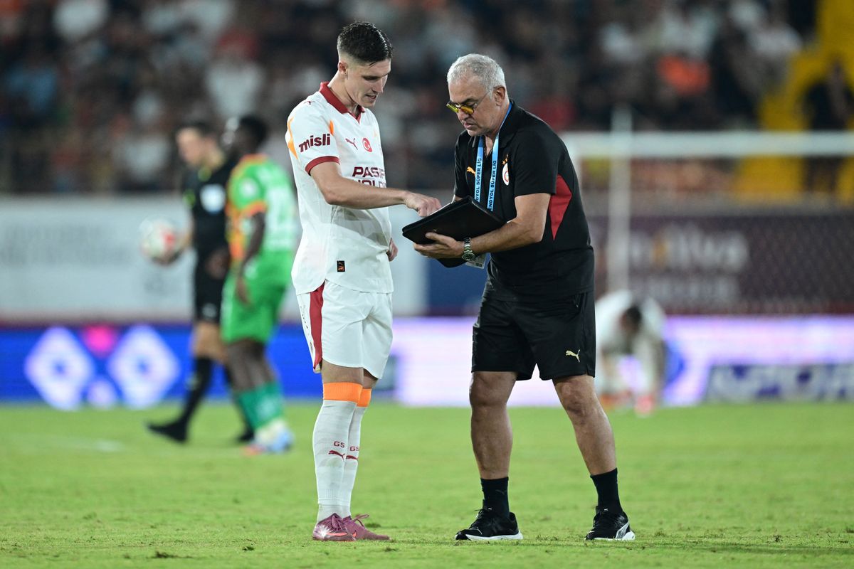 Már senki nem lepődik meg, ha Sallai Roland a jobbhátvéd pozícióban találja meg a nevét a Galatasaray összeállításában