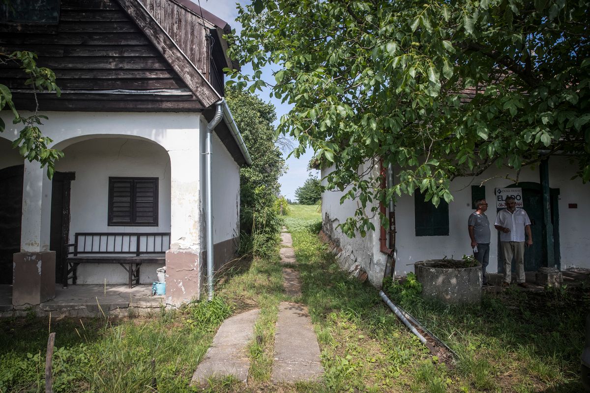 zártkert, Bicske-Biatorbágy Zártkertek riport. megszólalók: Bicske ingatlanos szakember, Biatorbágy polgármester
