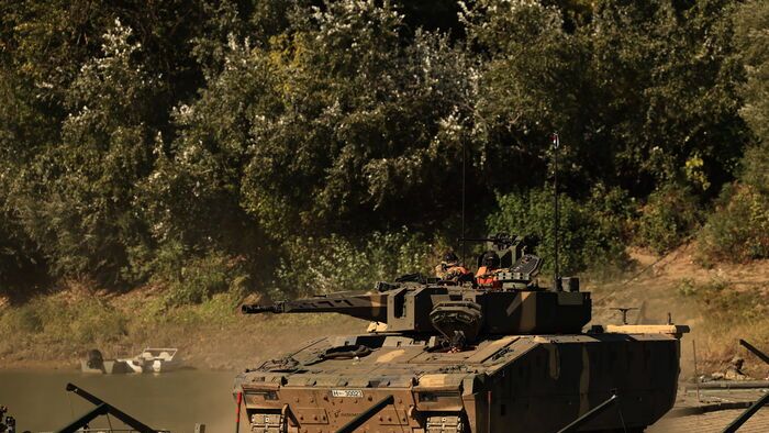 Adaptive Hussars 2025 országvédelmi gyakorlat pontonhíd Tisza