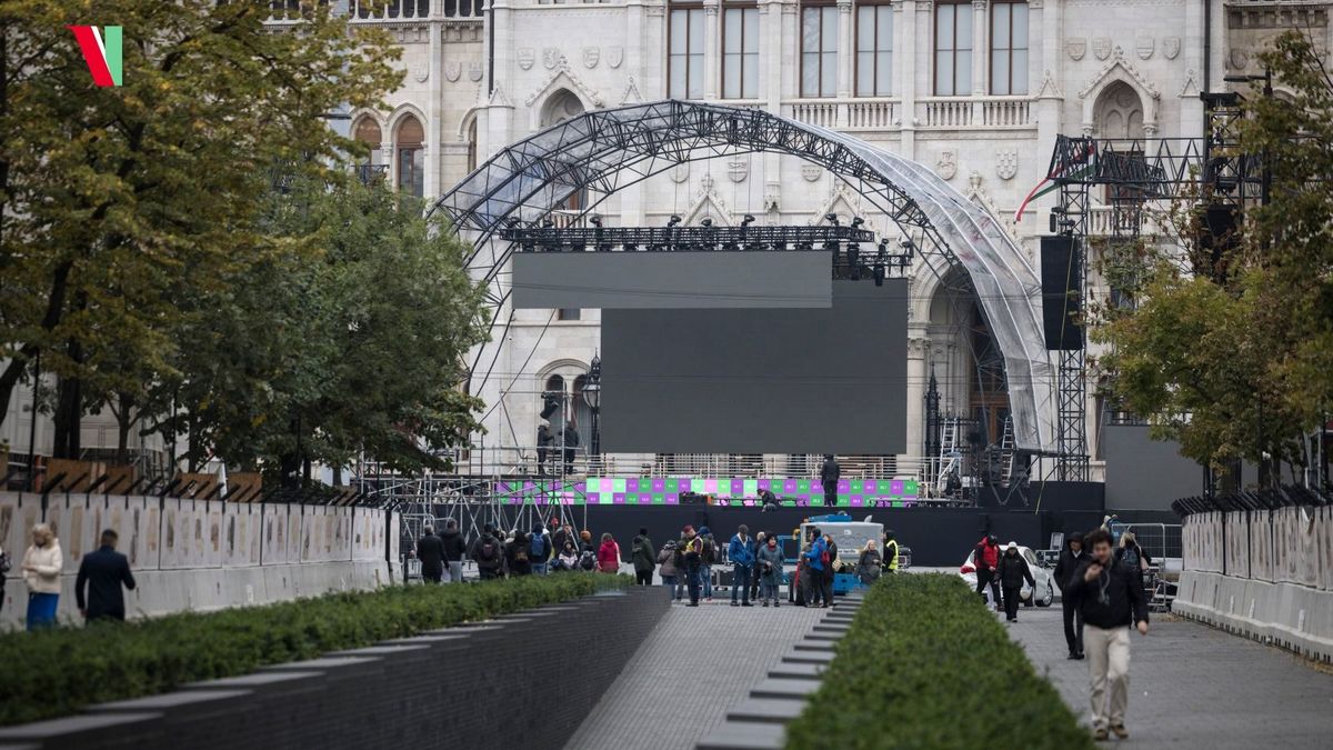Látványos felvételt osztott meg Orbán Viktor, így készül a békemenet nagyszínpada + videó