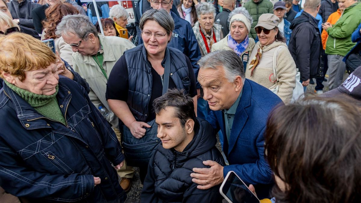 Győzelemre fel: Ma is terepen kezdte a napot a miniszterelnök