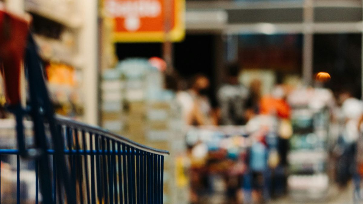 Boltba ment a dombóvári család a lánygyermek 15. szülinapján, de ő könnyek között hagyta el az áruházat