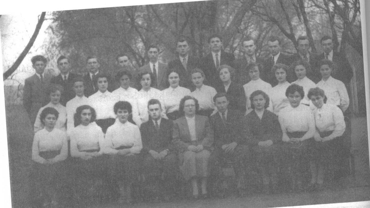 Zalaszentgróti Béri Balogh Ádám Gimnázium végzős diákjai 1957-ben. Fotó: Zalaparti Képes Kalendárium