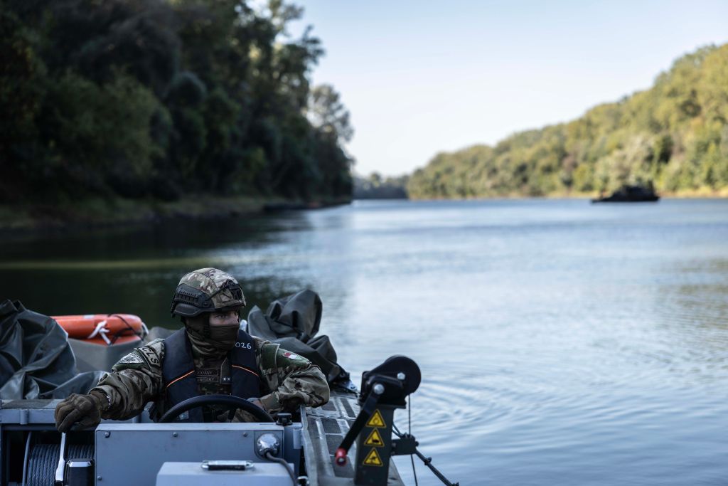 Adaptive Hussars 2025 országvédelmi gyakorlat pontonhíd Tisza