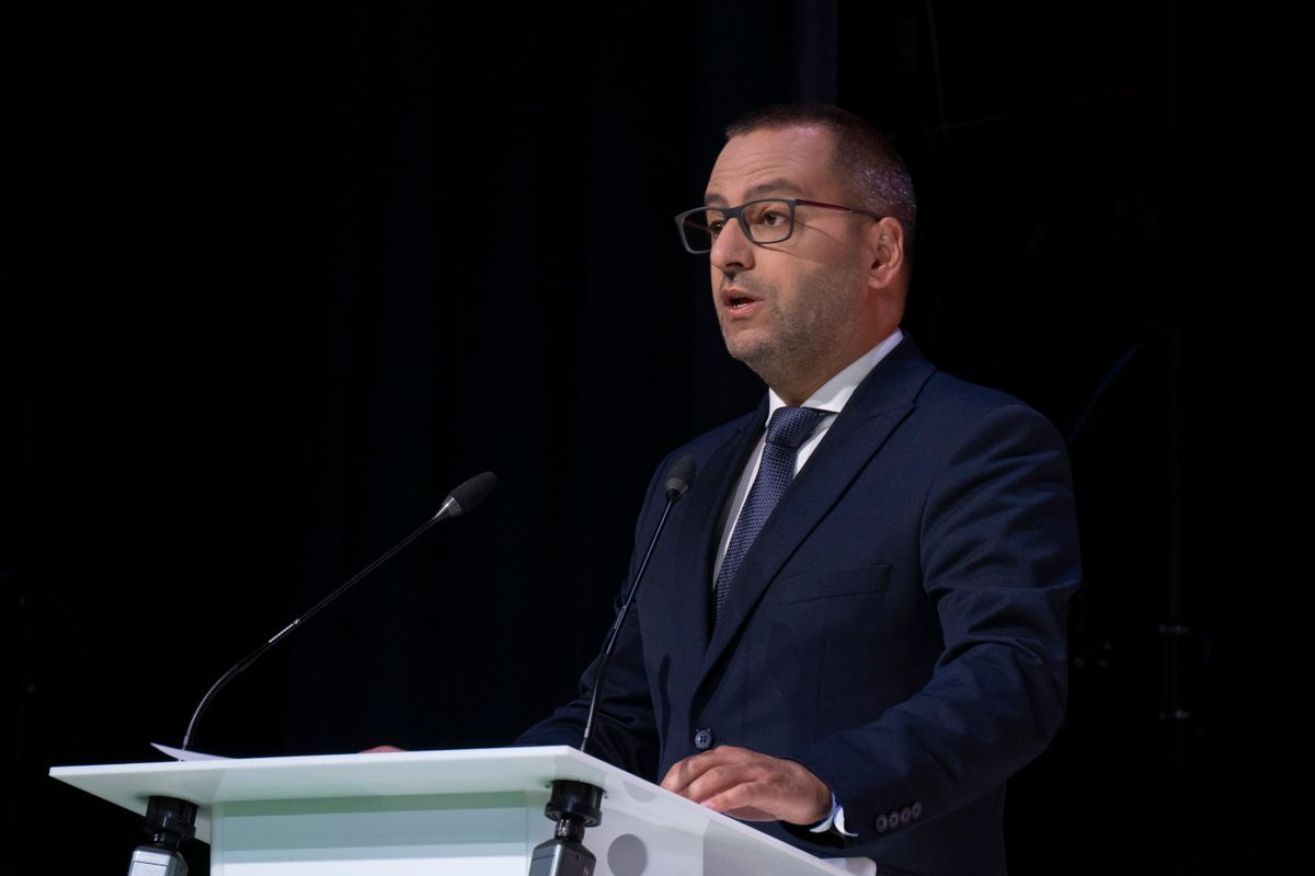 Budapest, 2025. június 24.
Lánczi Tamás, a Szuverenitásvédelmi Hivatal elnöke megnyitja a Harc a nemzeti szuverenitásért című konferenciát a Hagyományok Házában 2025. június 24-én.
MTI/Szigetváry Zsolt