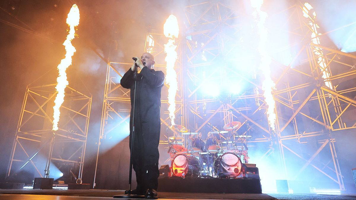 Az izraeli rakétákat dedikáló anti-Kneecap az öklét rázta Budapesten a Megadeth társaságában