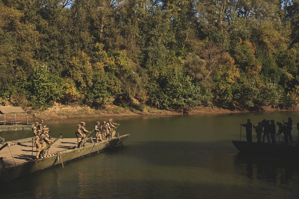 Adaptive Hussars 2025 országvédelmi gyakorlat pontonhíd Tisza