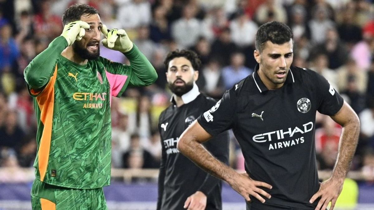 A sérült térdéhez kapott az aranylabdás, Guardiola reagált az esetre